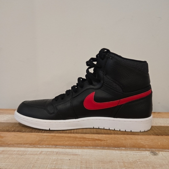 Nike Air Jordan 1 Retro High 'Rare Air' Men's 'Bred' Black Red Colorway - Picture 3 of 12